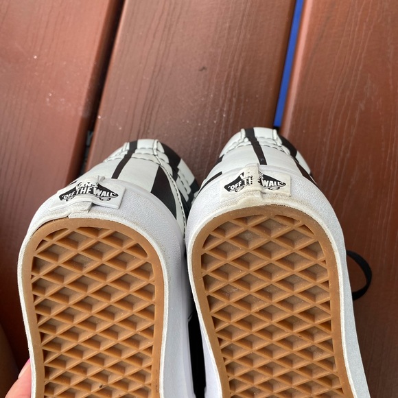 Black leather VANS sneakers - Picture 5 of 11